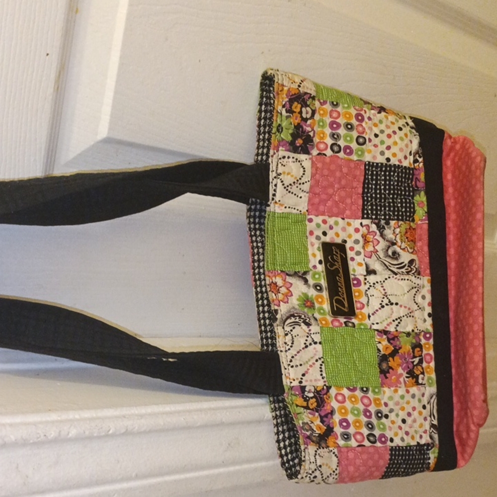 A Donna Sharp Purse